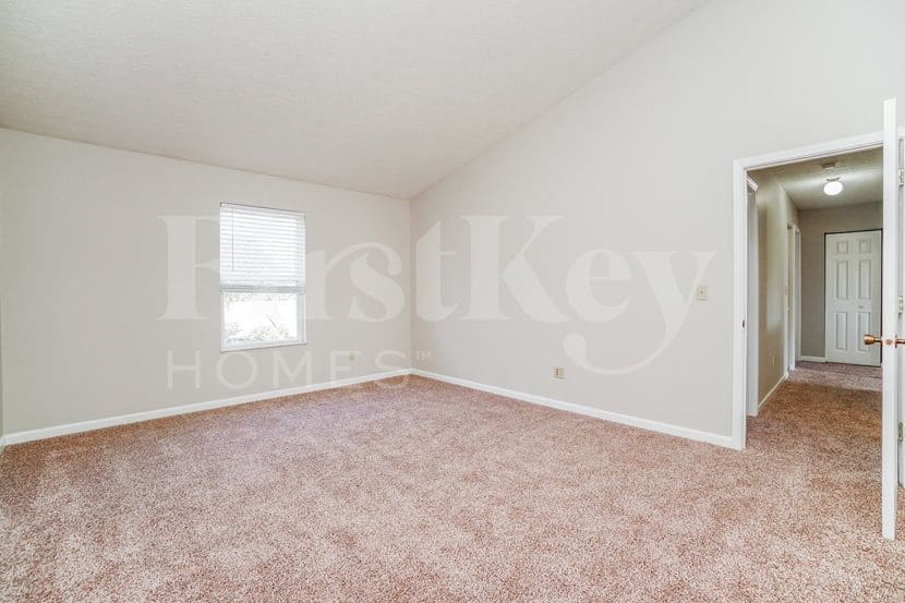 Building Photo - 81 Roxbury Dr