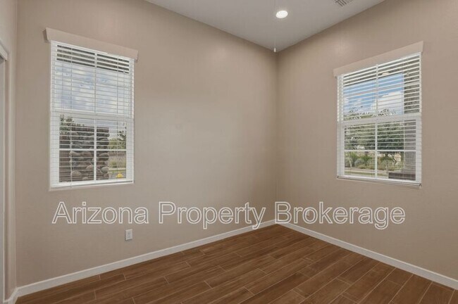 Building Photo - 2747 S Wildrose