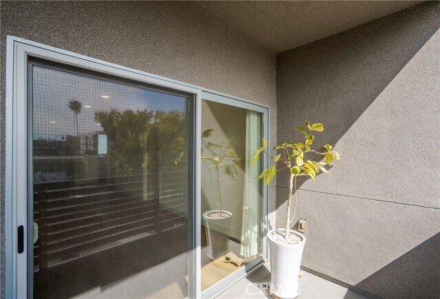 Building Photo - 820 S Wilton Pl