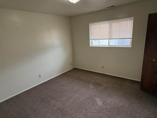 Building Photo - 464 N 500 W