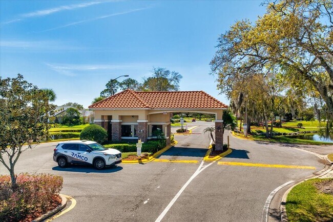 Building Photo - 3940 Southpointe Dr