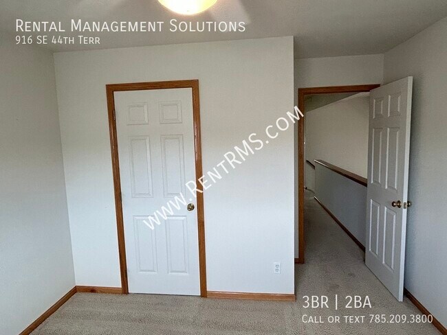 Building Photo - 916 SE 44th Terrace