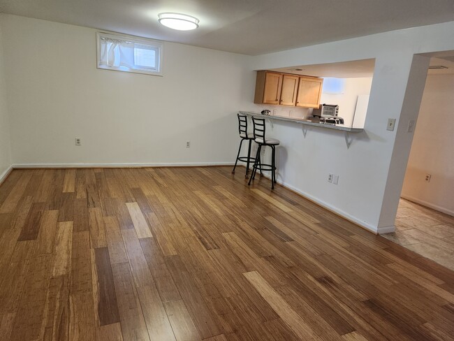 Building Photo - 4851 Arlington Blvd