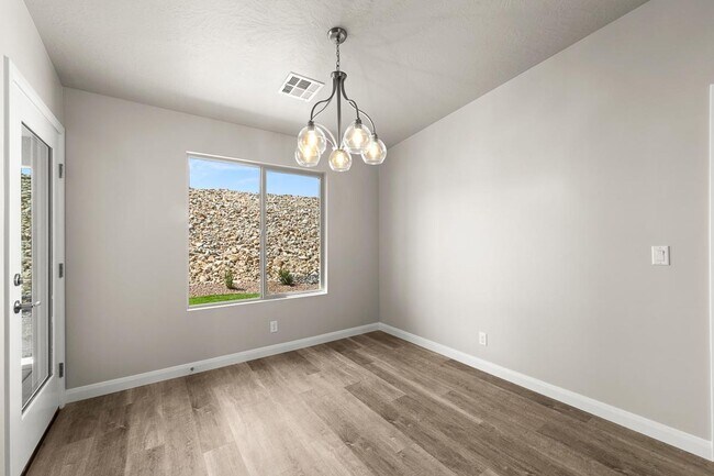 Building Photo - 2120 E Yant Flt Dr