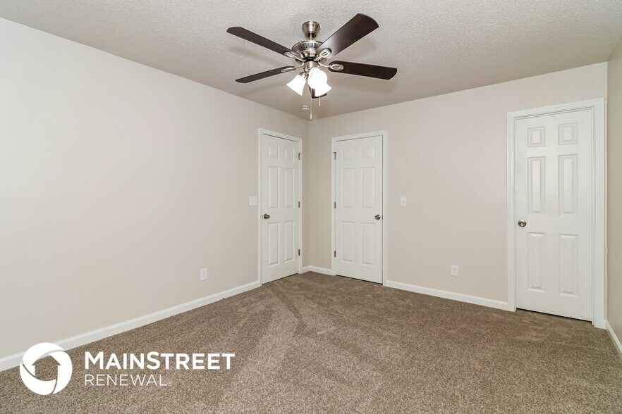 Building Photo - 211 Hampton Dr