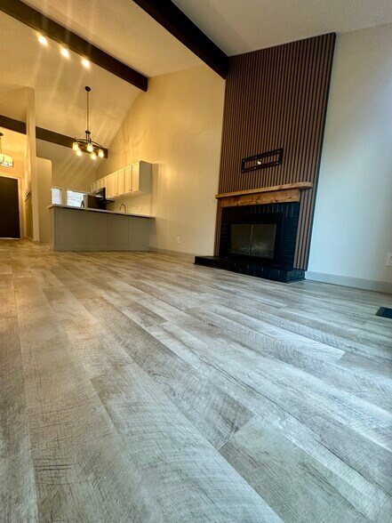 Building Photo - 61 Breezy Knoll Ln
