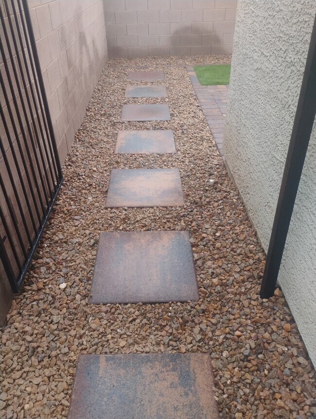 Building Photo - 6038 Swift Lariat St