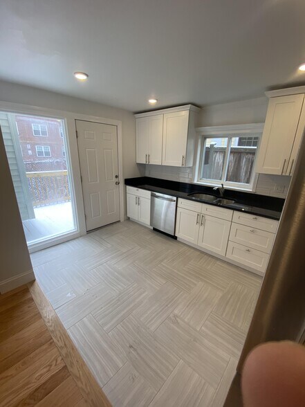 Building Photo - 141 Prospect St