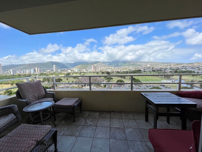 Building Photo - 2BD/2BA/2PKG. Furnished, Waikiki, Views, Breeze