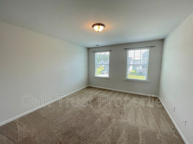 Building Photo - 156 Blackwater Way