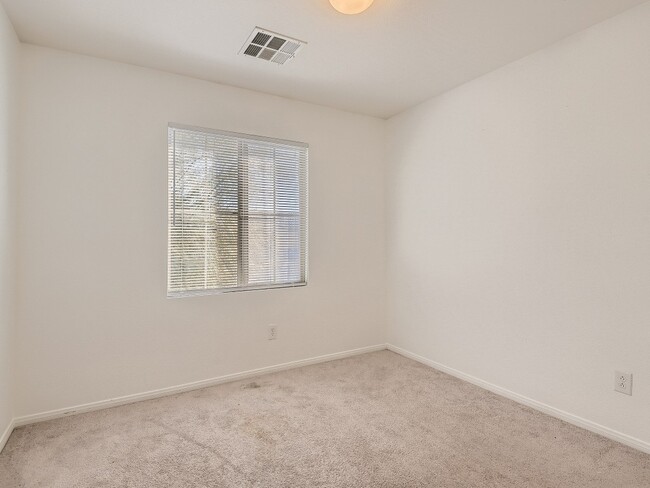 Building Photo - 5537 Ayers Cliff St