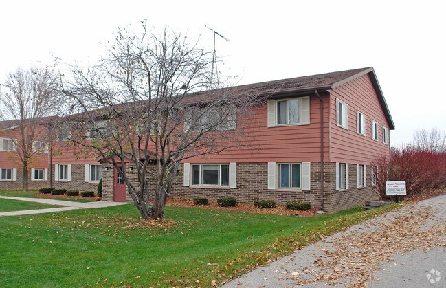 Primary Photo - 666 Foxtree Cir
