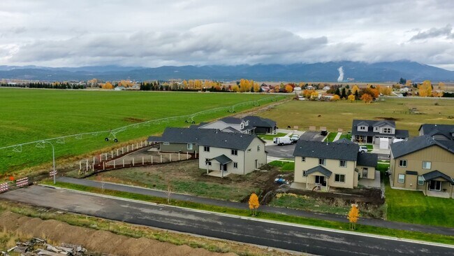 Building Photo - 4 Bedroom, 2.5 Bath New home