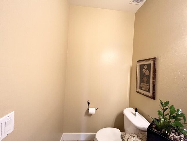 Building Photo - 2035 Quartzridge Dr
