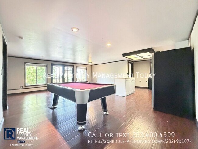 Building Photo - 1531 Vista Dr