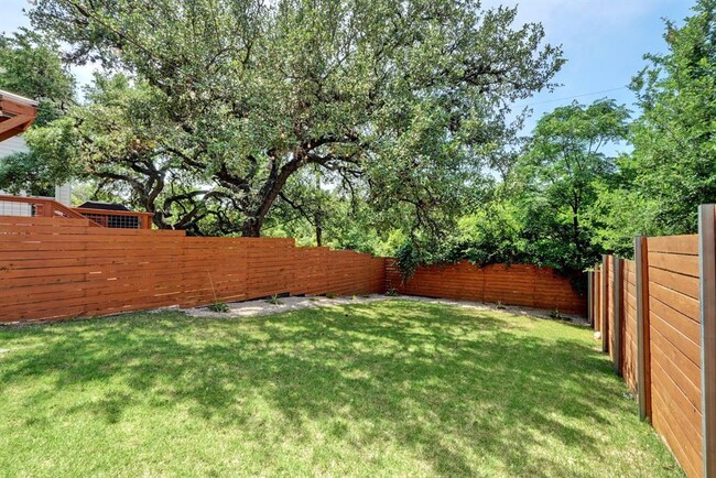 Building Photo - 3108 Aldwyche Dr