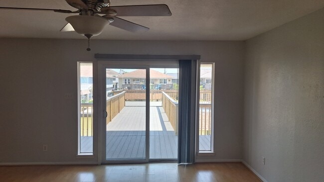 Building Photo - 19 N White Heron Dr