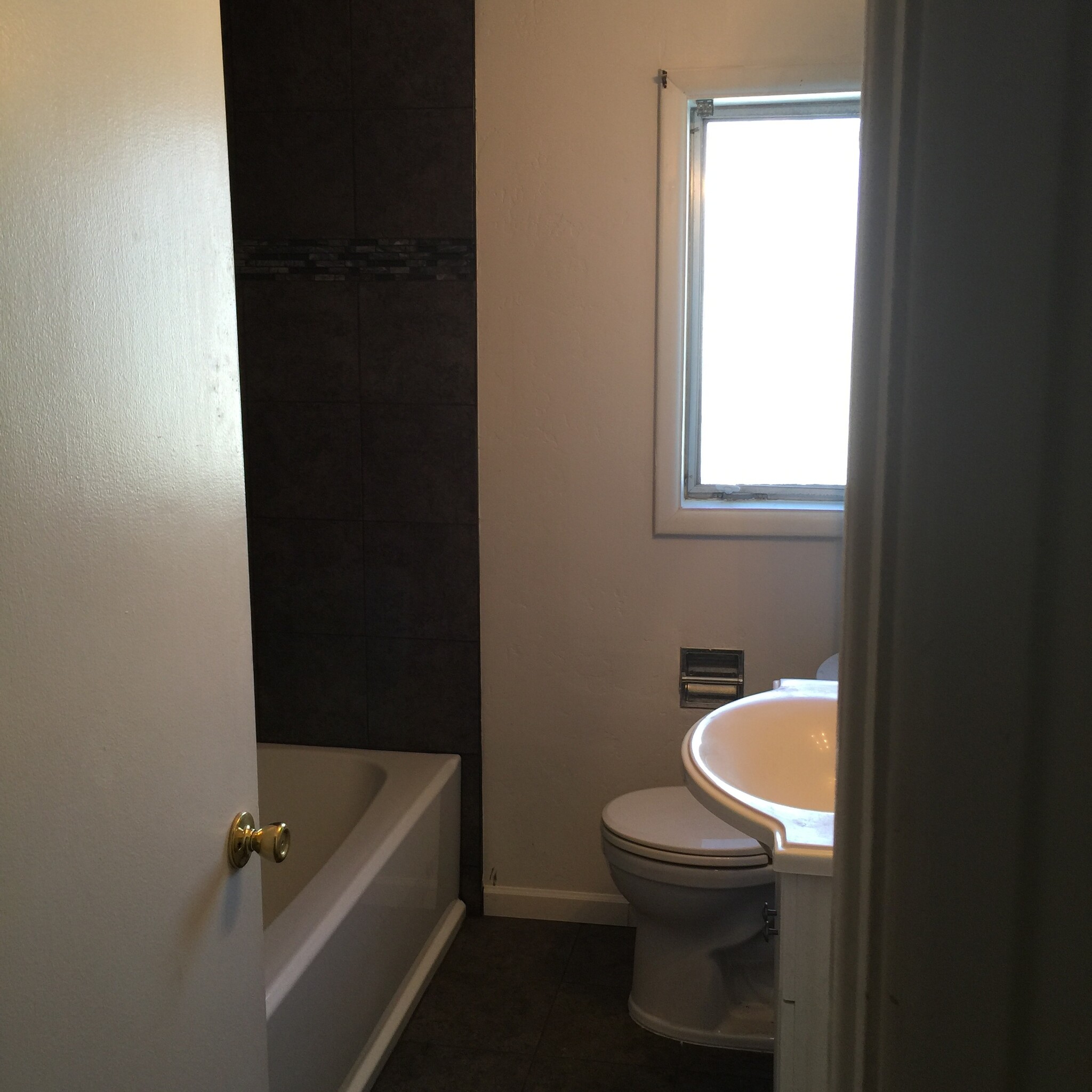 Building Photo - 1810 Hyview Dr.