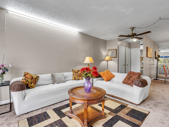 Building Photo - 2601 Bellefontaine St