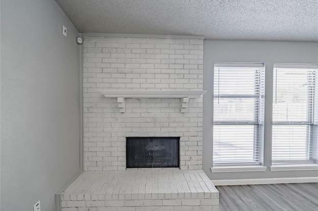 Building Photo - 2909 Lake Park Dr