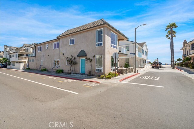 Building Photo - 6111 Seashore Dr
