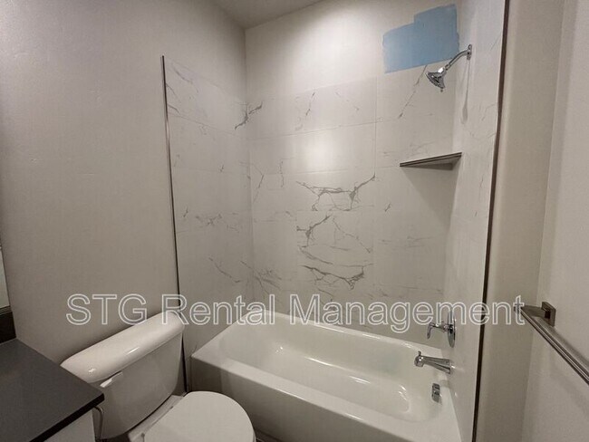 Building Photo - 983 S 4380 W