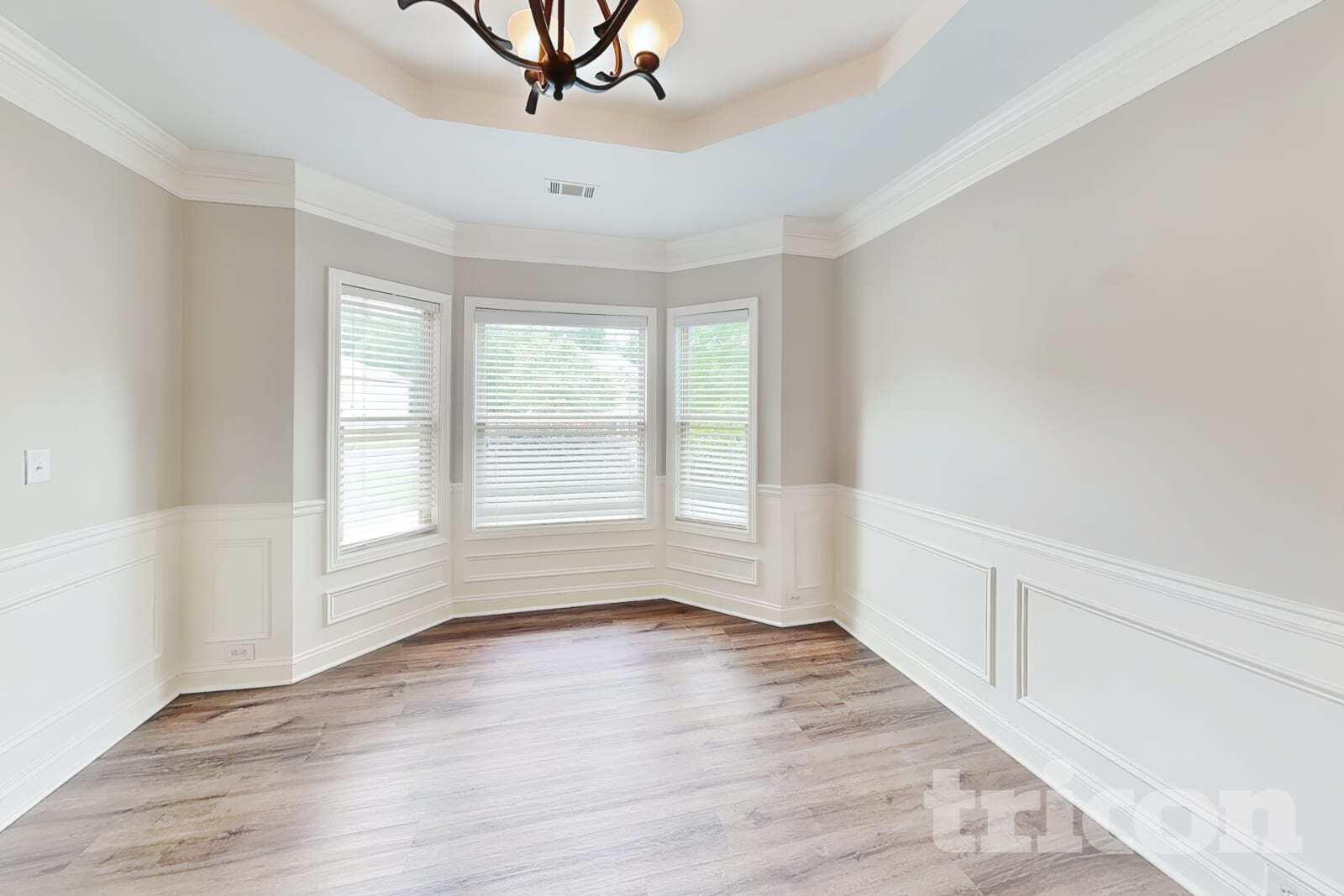 Building Photo - 1571 English Manor Cir