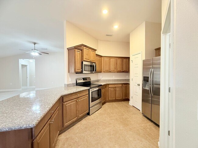 Building Photo - 3 Bed/2 Bath All-Brick Home