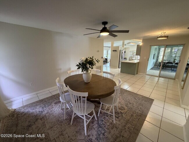 Building Photo - 1305 Ambra Dr