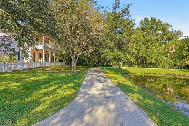 Building Photo - 815 Lake Evalyn Dr