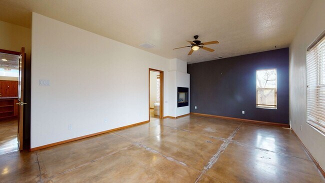 Building Photo - 6411 Consuelo Point St NE