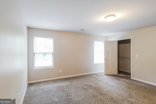 Building Photo - 5195 Tew Ln SW