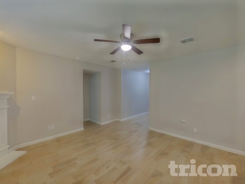 Building Photo - 810 Silverbell St