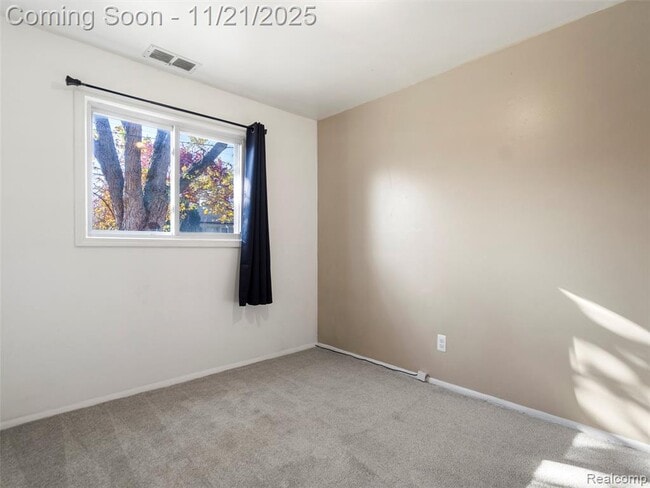 Building Photo - 1320 E Goulson Ave