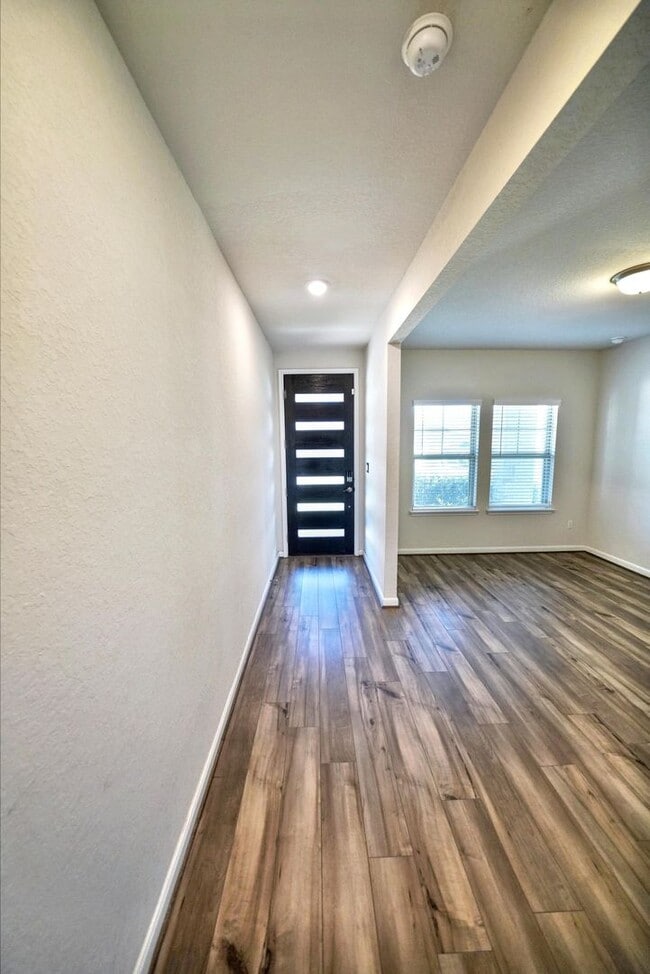 Building Photo - Beautiful Home Now Available in Orchard Pa...