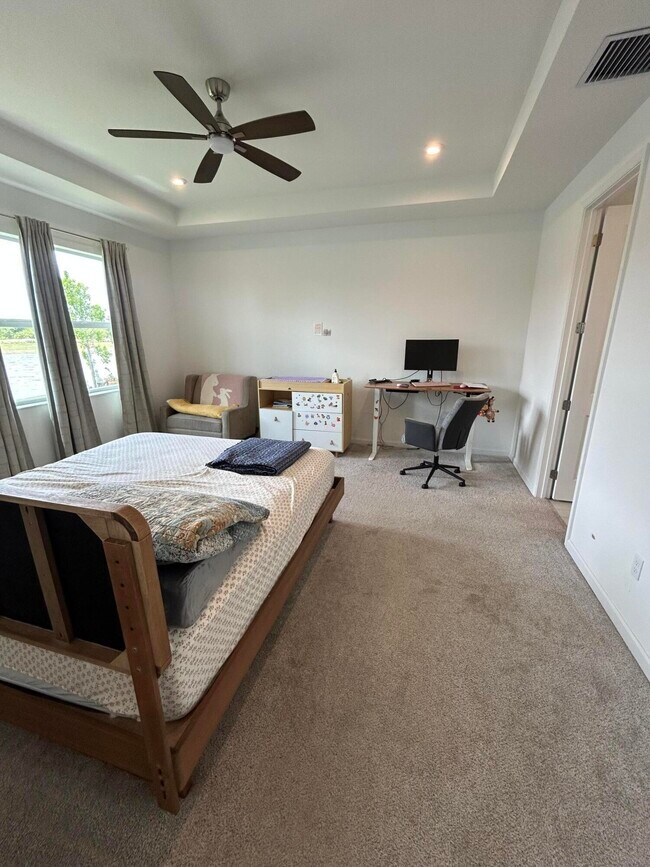 Building Photo - 12808 SW Eleanor Dr