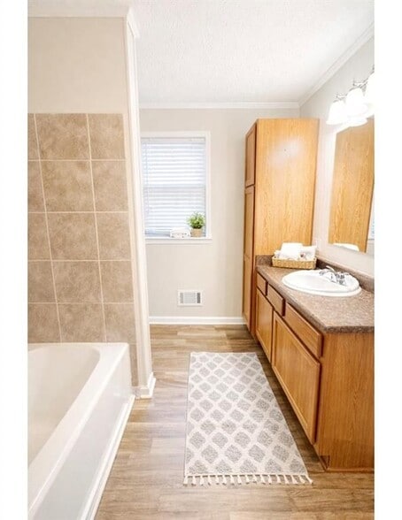 Building Photo - 1802 Driftwood Pl