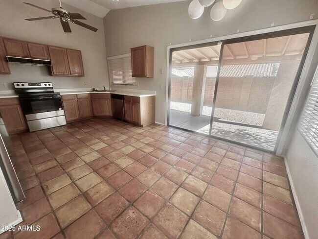 Building Photo - Charming 3 bedroom, 2 bath single story home with 2 car garage in Chandler