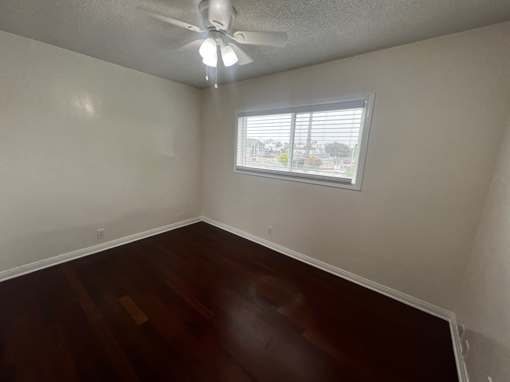 Building Photo - 323 S Francisca Ave