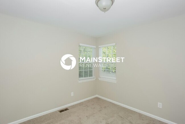 Building Photo - 3 Bedroom Pet-Friendly Home in CHARLOTTE, ...