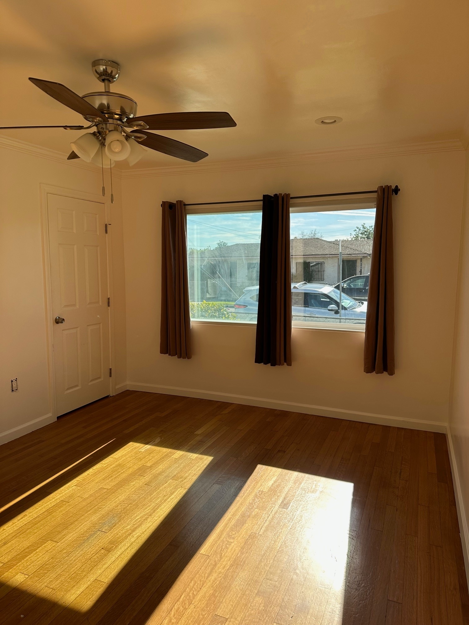 Master bedroom - 11828 State St