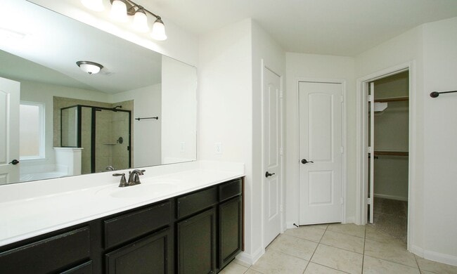Building Photo - For Lease | 3 Bed, 2 Bath | 1,766 Sq Ft | ...
