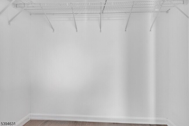 Building Photo - 237 Rose St