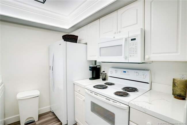 Building Photo - 5601 NE Gulfstream Way