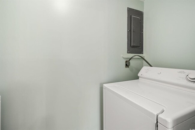 Building Photo - 7602 Porcher Dr