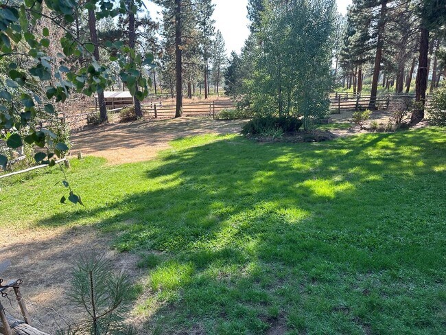 Building Photo - 2659 OR-422