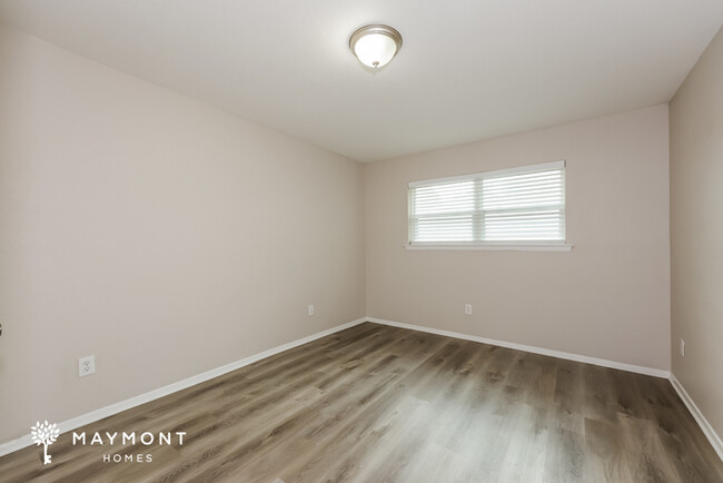 Building Photo - 725 Hurstview Dr