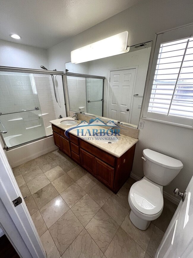 Building Photo - Holiday Move in Special! $1,000 OFF 1ST MONTHS RENT***  3 Bed, 2.5 Bath in Gated Parkside Terrace