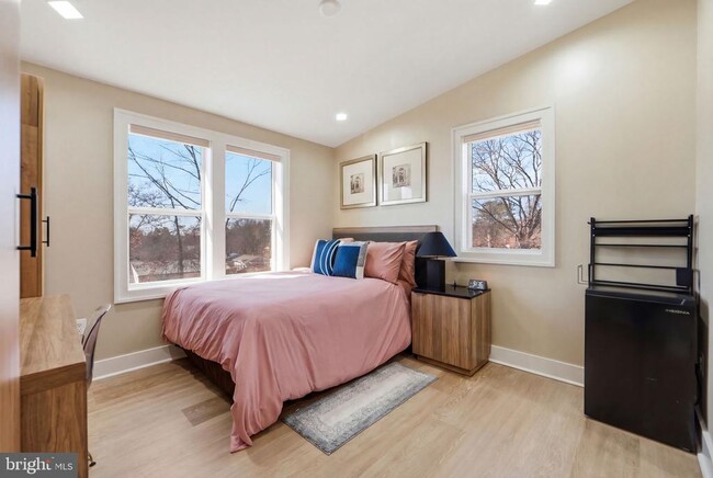 Building Photo - 6314 Barrs Ln