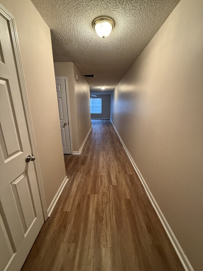 Building Photo - 460 Parkway Rd